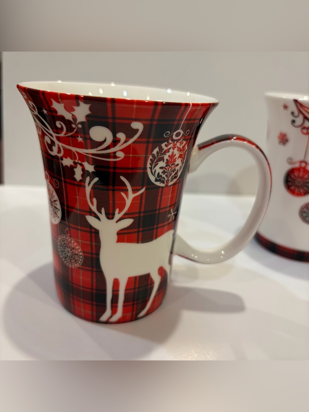 McIntosh Fine Bone China Holiday Reindeer Set of 2 Mugs - Picture 4 of 12